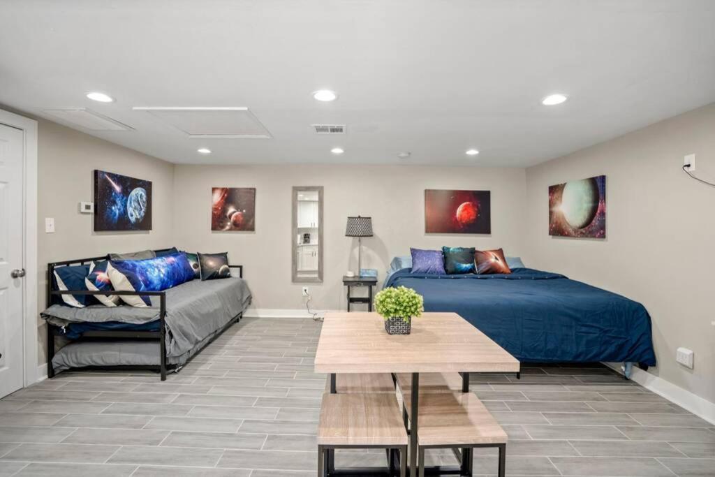 Cosmic Studio At North Downtown Villa Houston Exterior foto