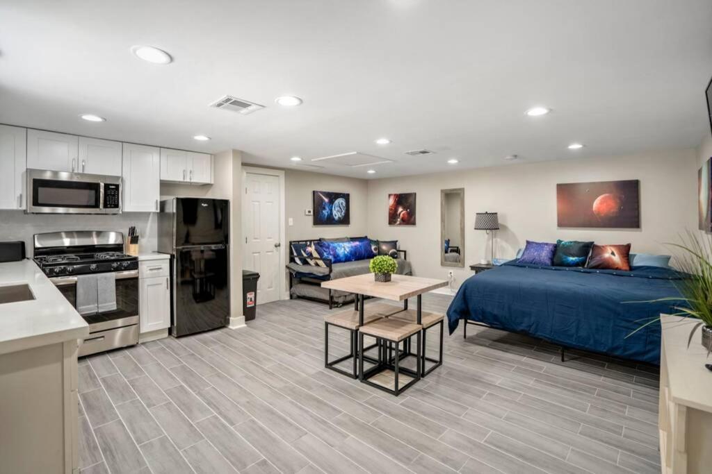 Cosmic Studio At North Downtown Villa Houston Exterior foto